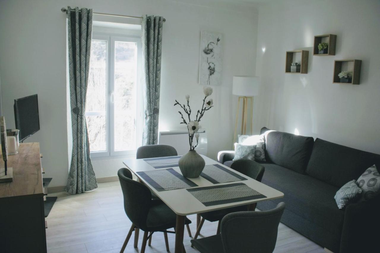 Charmant appartement au cœur des grès d Annot Esterno foto